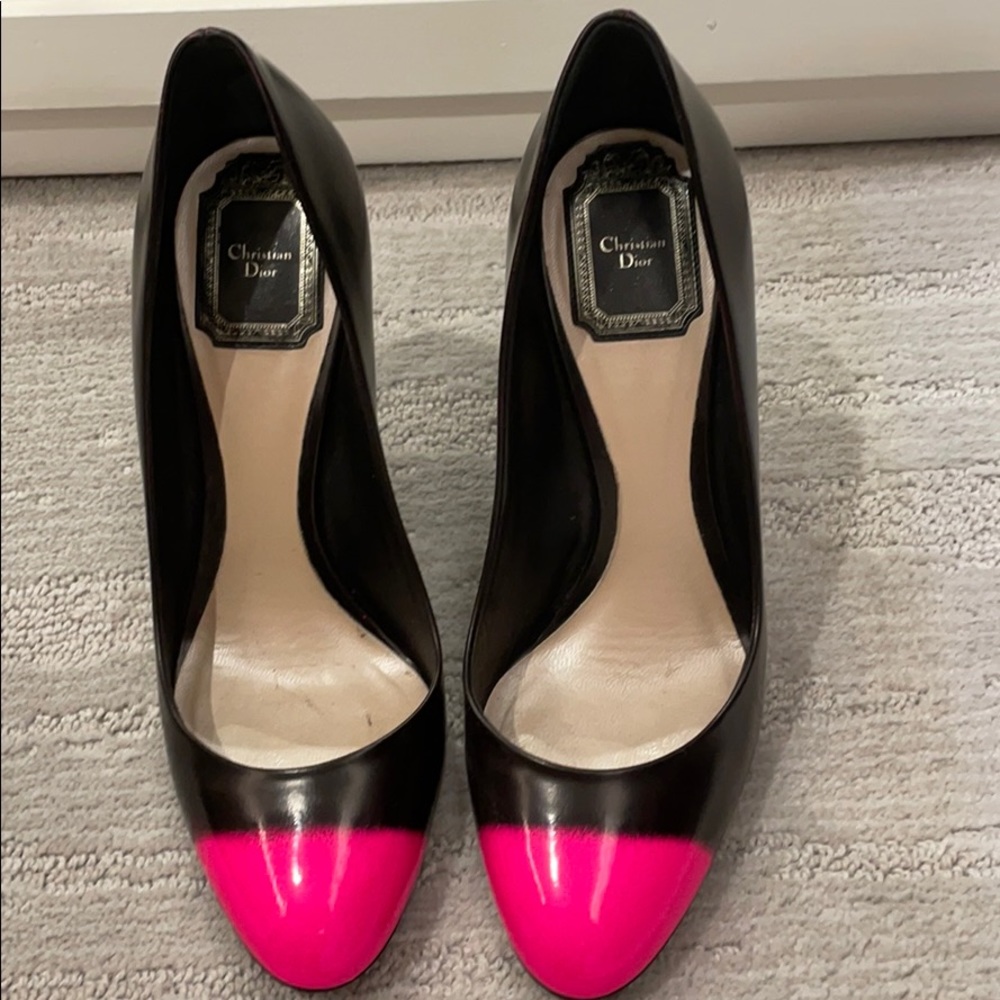 Christian Dior black pumps with pink accent
